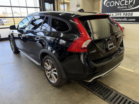 2016 Volvo V60 Cross Country T5