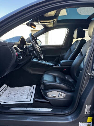 2015 Porsche Macan S