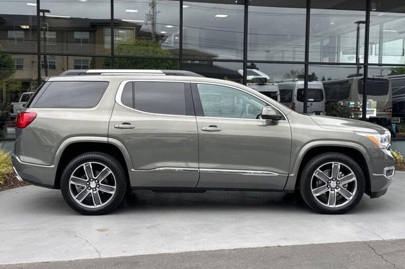 2017 GMC Acadia Denali