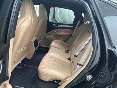 2023 Porsche Cayenne