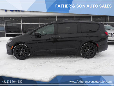 2018 Chrysler Pacifica for sale at Father & Son Auto Sales in Dearborn MI