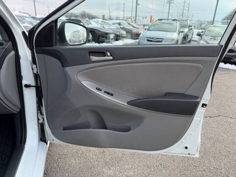 2016 Hyundai Accent SE