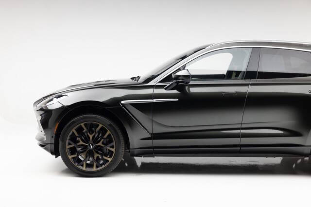 2021 Aston Martin DBX