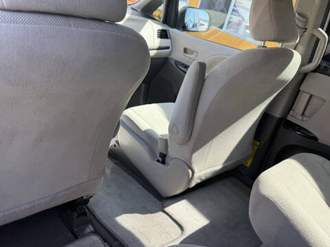 2013 Toyota Sienna L 7-Passenger