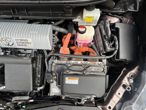 2015 Toyota Prius v Three