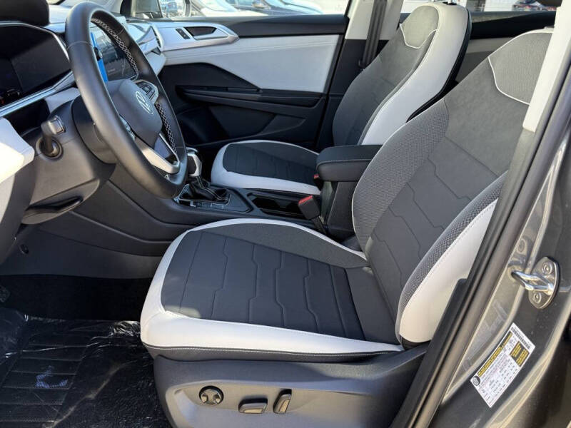 2026 Volkswagen Taos SE