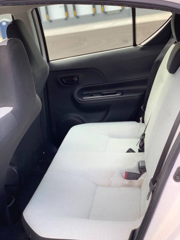 2016 Toyota Prius c One