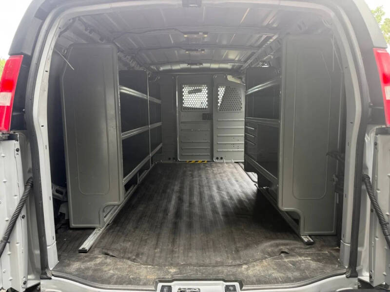 2023 GMC Savana 2500
