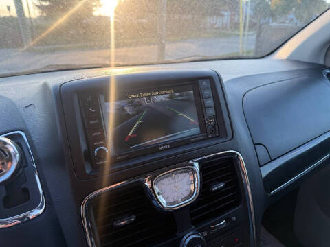 2014 Chrysler Town and Country Touring