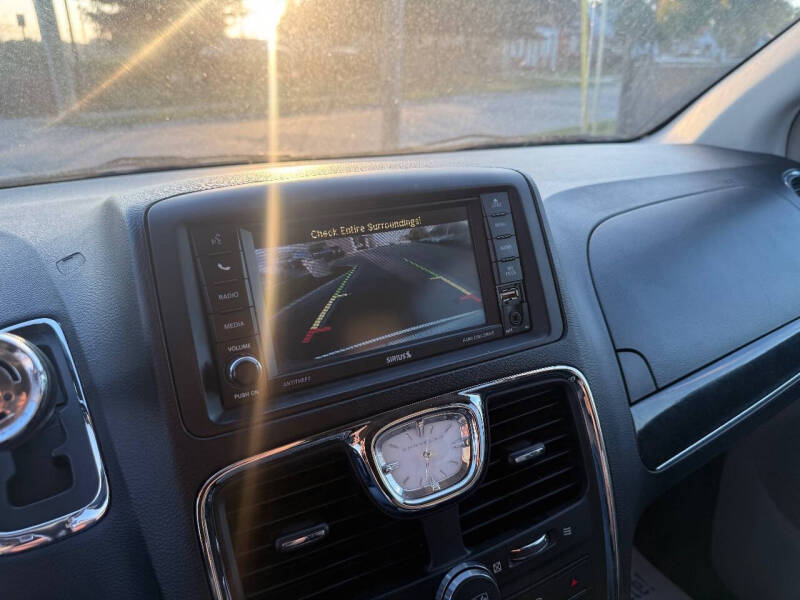 2014 Chrysler Town and Country Touring