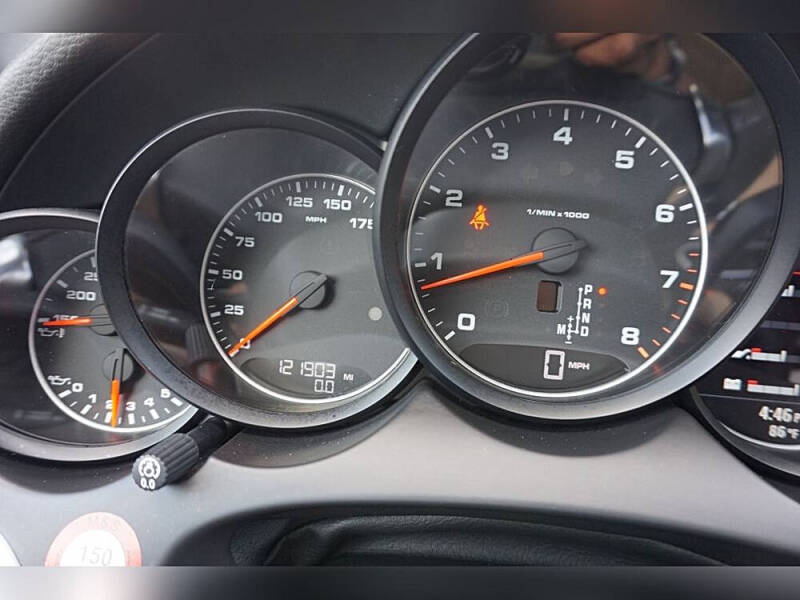 2014 Porsche Cayenne Platinum