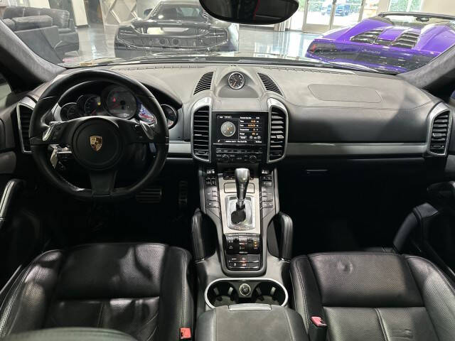 2014 Porsche Cayenne GTS