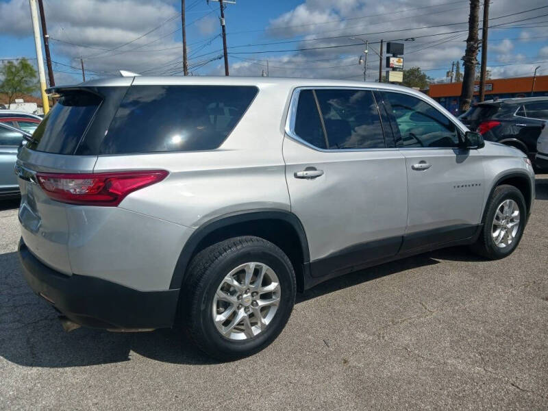 2020 Chevrolet Traverse LS's photo