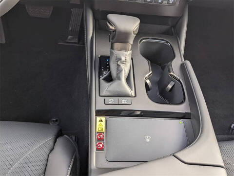 2025 Lexus ES 300h Luxury