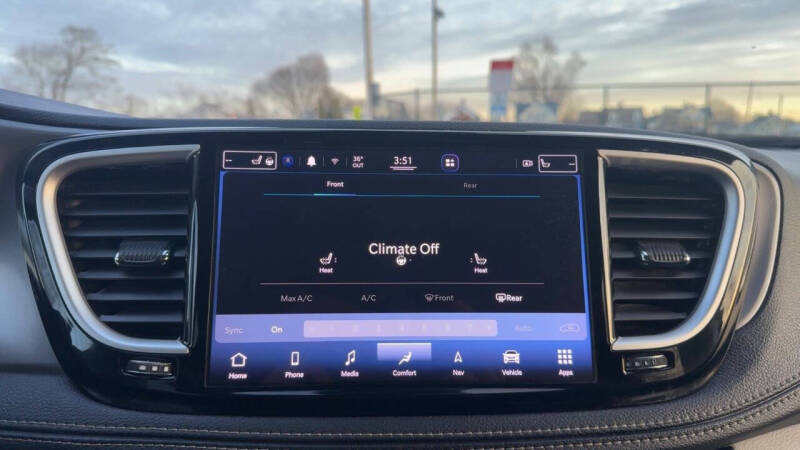 2022 Chrysler Pacifica Hybrid Touring L