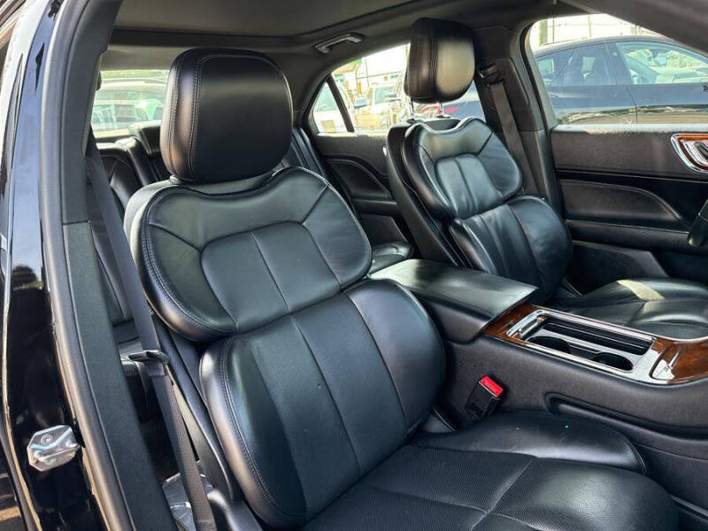 2019 Lincoln Continental Select