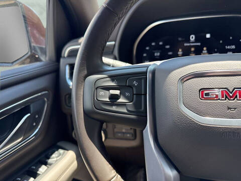 2023 GMC Yukon SLT