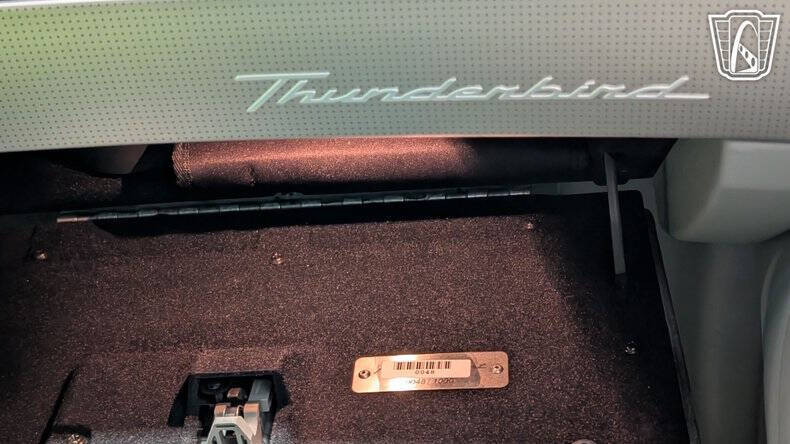 2004 Ford Thunderbird