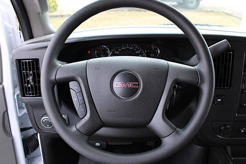 2025 GMC Savana 2500