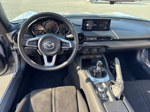 2024 Mazda MX-5 Miata Club