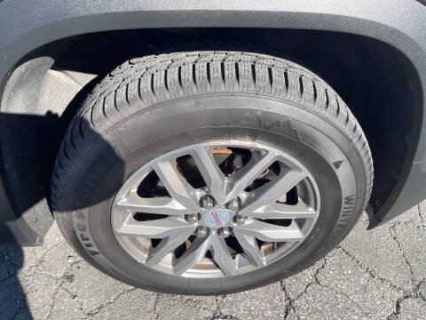 2017 GMC Acadia SLE-2