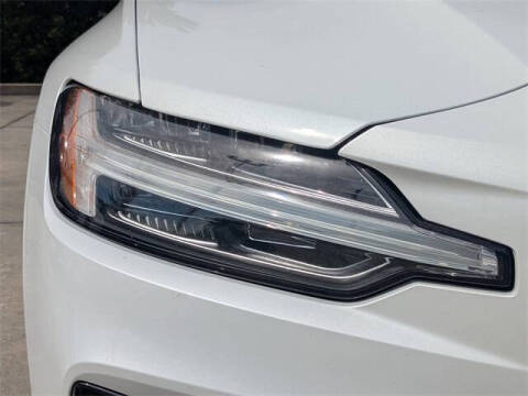 2024 Volvo S60 B5 Plus Dark Theme