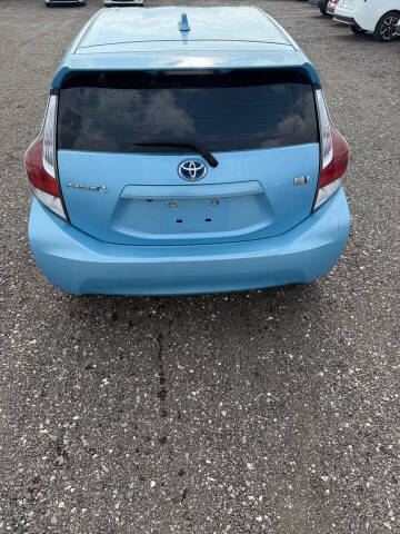 2016 Toyota Prius c Three