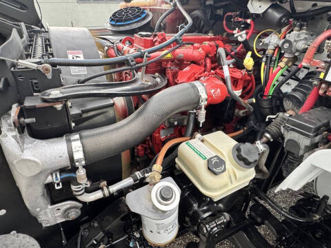 2017 Freightliner M2 106