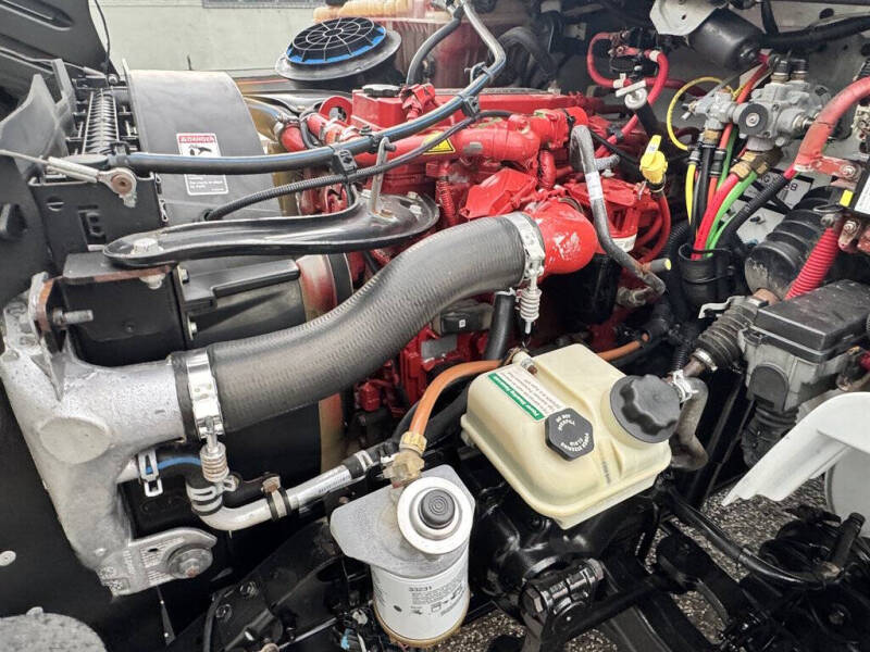 2017 Freightliner M2 106