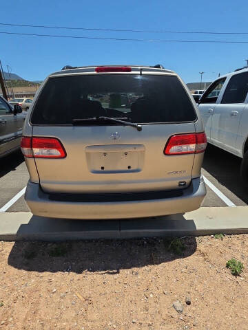 2003 Toyota Sienna LE