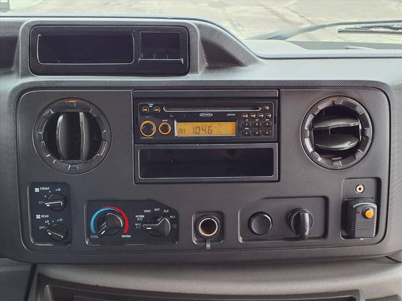 2013 Ford E-Series E-450 SD