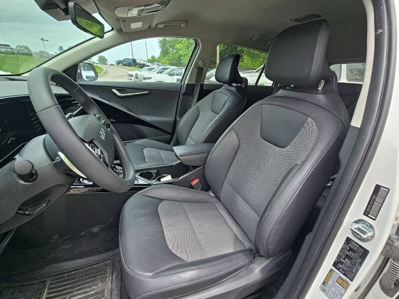 2024 Kia Niro EX