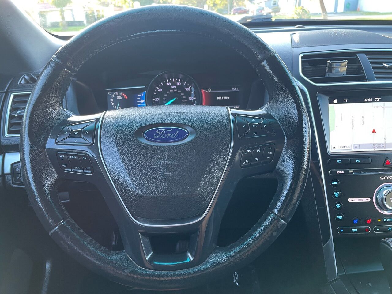 2017 Ford Explorer SUV - $14,555