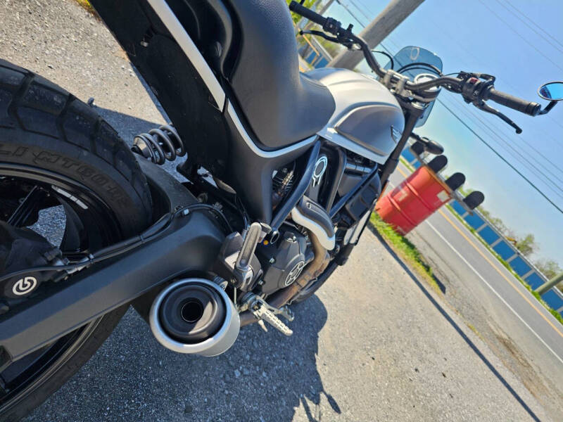 2017 Ducati Scrambler Silver Ice Ed