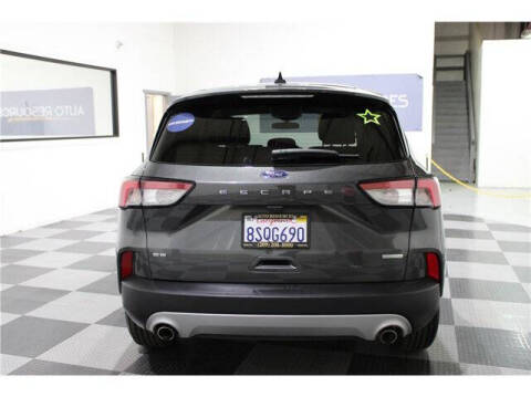 2020 Ford Escape SE