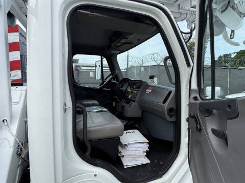 2015 Freightliner M2 106