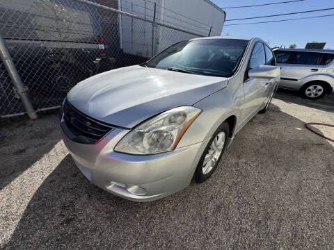 2011 Nissan Altima for sale at AUTOSAVIN in Villa Park IL