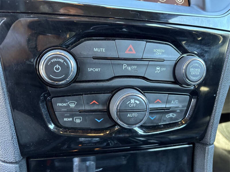 2022 Chrysler 300 S V6