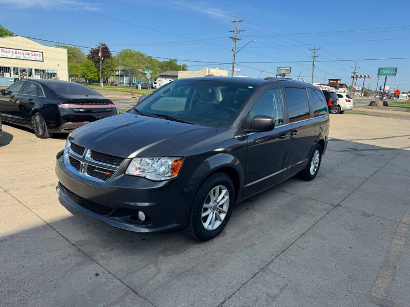 2018 Dodge Grand Caravan for sale at United Motors in Saint Cloud MN