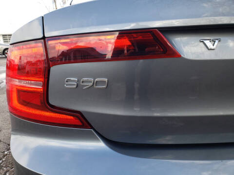 2018 Volvo S90 T6 Momentum