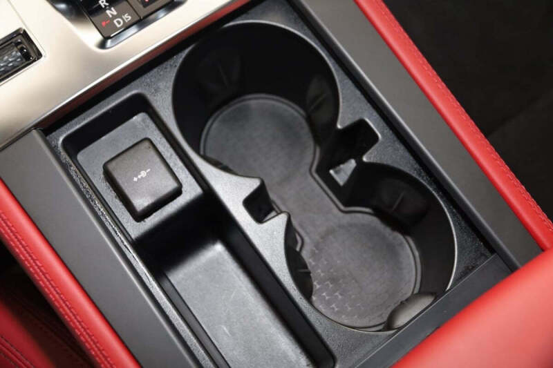 2024 Jaguar F-PACE SVR