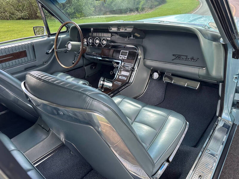 1966 Ford Thunderbird