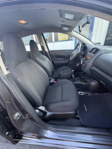 2015 Nissan Versa 1.6 S