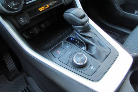 2020 Toyota RAV4 Hybrid LE