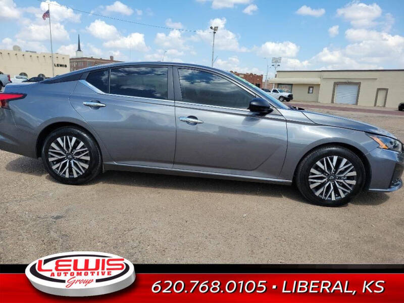 Used 2024 Nissan Altima SV with VIN 1N4BL4DV9RN332957 for sale in Liberal, KS