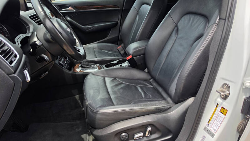 2017 Audi Q3 2.0T quattro Premium Plus