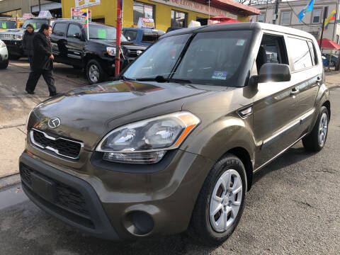 2013 Kia Soul for sale at Deleon Mich Auto Sales in Yonkers NY