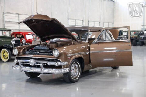 1954 Ford Crestline