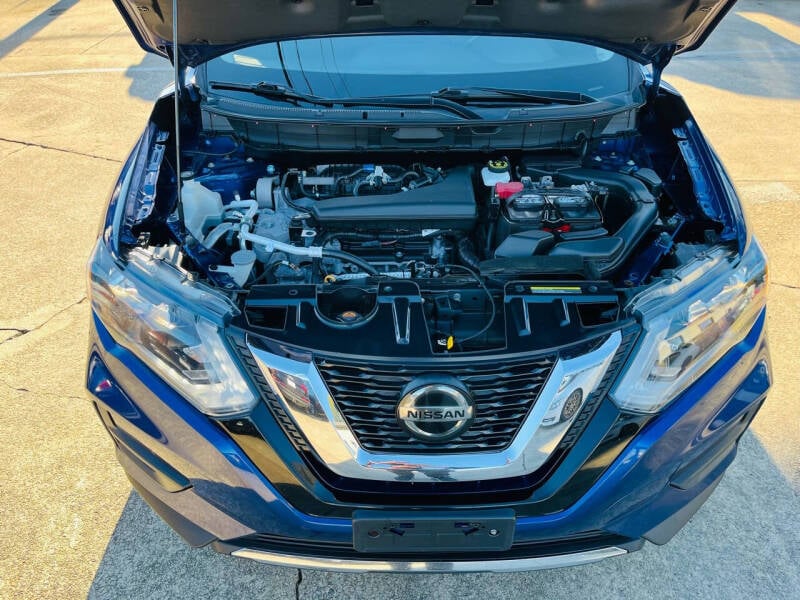 2019 Nissan Rogue SV photo 10