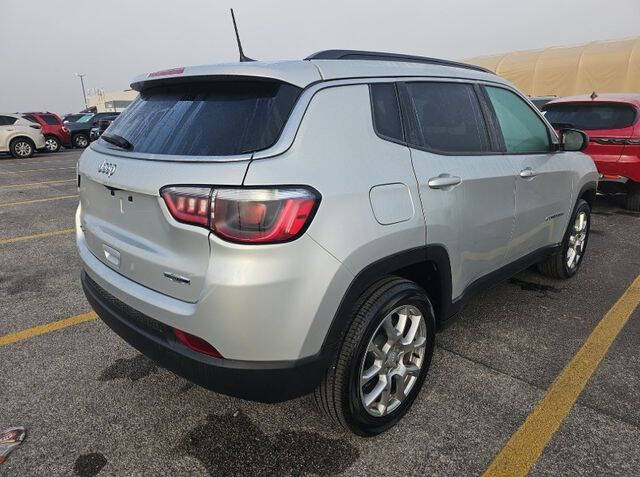2024 Jeep Compass Latitude Lux
